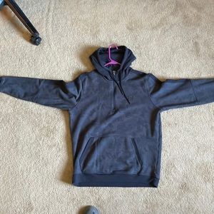 Men’s Under Armor Black and Dark Gray Camo Pattern Quarter Zip Athletic Hoodie